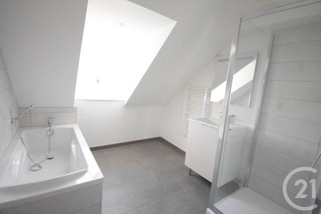 Appartement F3 &agrave; louer - 3 pi&egrave;ces - 90 m2 - Vichy - 03 - AUVERGNE