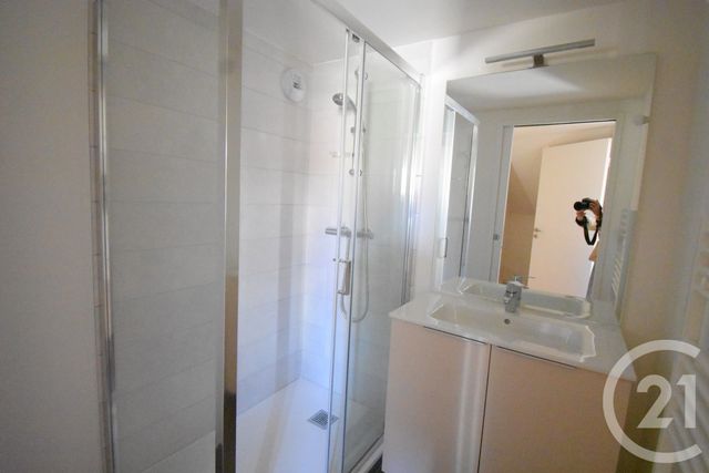 Appartement F3 &agrave; louer - 3 pi&egrave;ces - 90 m2 - Vichy - 03 - AUVERGNE