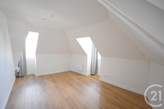 Appartement F3 &agrave; louer - 3 pi&egrave;ces - 90 m2 - Vichy - 03 - AUVERGNE
