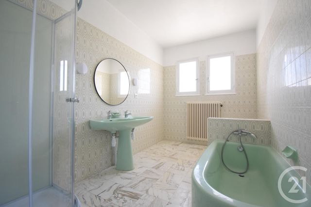 Maison à vendre - 5 pièces - 175 m2 - Creuzier Le Vieux - 03 - AUVERGNE