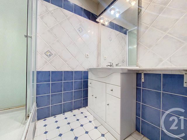 Appartement F2 &agrave; louer - 3 pi&egrave;ces - 41,55 m2 - Flayosc - 83 - PROVENCE-ALPES-COTE-D-AZUR