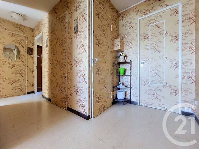 Appartement F4 &agrave; vendre - 4 pi&egrave;ces - 65,43 m2 - Draguignan - 83 - PROVENCE-ALPES-COTE-D-AZUR