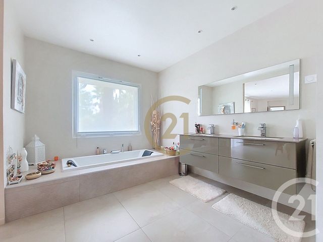 Maison à vendre - 7 pièces - 299,63 m2 - Draguignan - 83 - PROVENCE-ALPES-COTE-D-AZUR