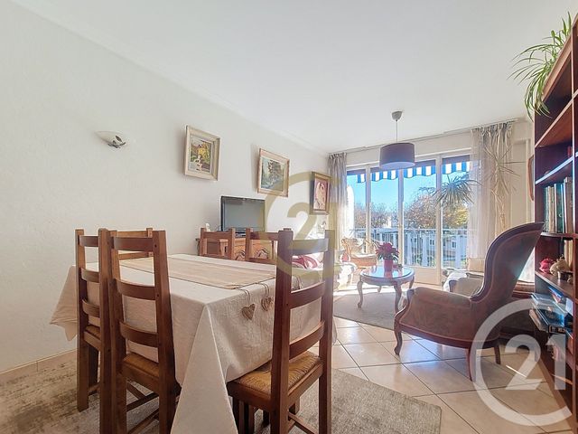 Appartement T3 à vendre - 3 pièces - 70,36 m2 - Draguignan - 83 - PROVENCE-ALPES-COTE-D-AZUR