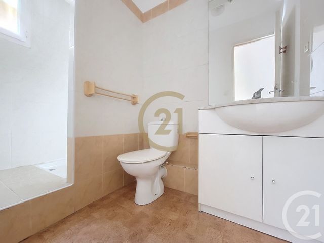Appartement F2 &agrave; louer - 2 pi&egrave;ces - 28,46 m2 - Draguignan - 83 - PROVENCE-ALPES-COTE-D-AZUR