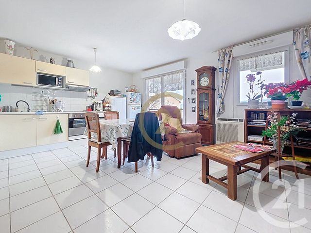 Appartement F3 &agrave; vendre - 3 pi&egrave;ces - 63,56 m2 - Le Luc - 83 - PROVENCE-ALPES-COTE-D-AZUR