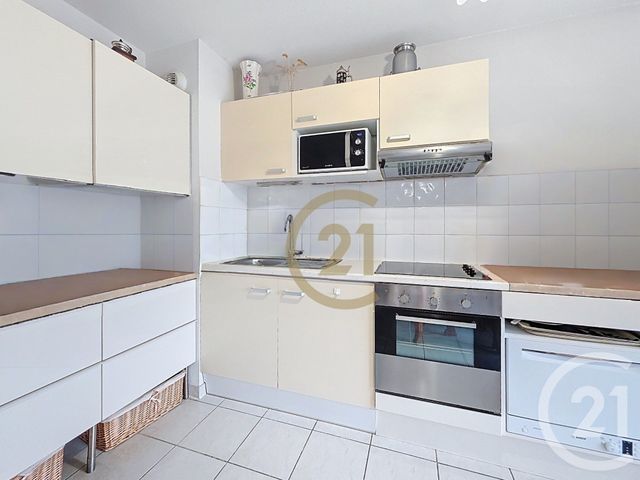 Appartement F3 &agrave; vendre - 3 pi&egrave;ces - 63,56 m2 - Le Luc - 83 - PROVENCE-ALPES-COTE-D-AZUR