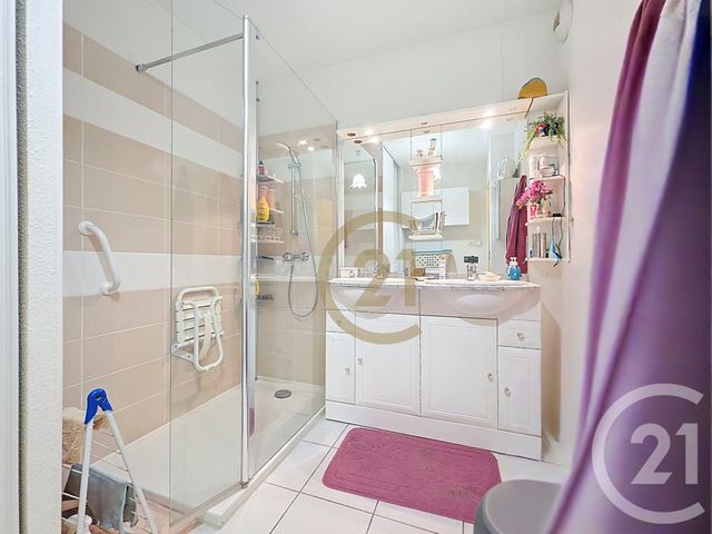 Appartement F3 &agrave; vendre - 3 pi&egrave;ces - 63,56 m2 - Le Luc - 83 - PROVENCE-ALPES-COTE-D-AZUR