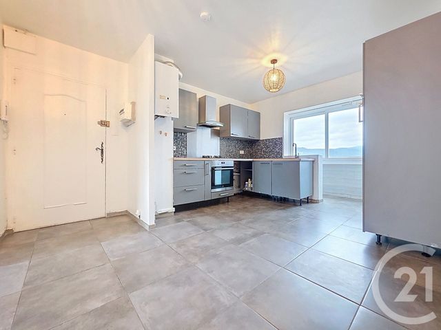 Appartement F4 &agrave; vendre - 4 pi&egrave;ces - 68,54 m2 - Draguignan - 83 - PROVENCE-ALPES-COTE-D-AZUR