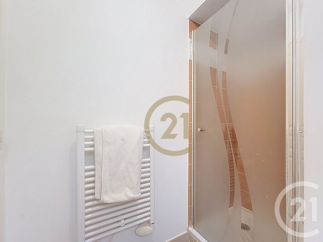 Appartement F2 &agrave; louer - 2 pi&egrave;ces - 38,80 m2 - Draguignan - 83 - PROVENCE-ALPES-COTE-D-AZUR