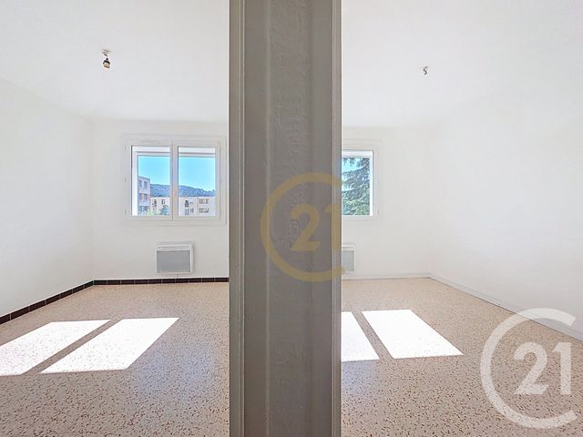Appartement F3 &agrave; vendre - 3 pi&egrave;ces - 55 m2 - Draguignan - 83 - PROVENCE-ALPES-COTE-D-AZUR