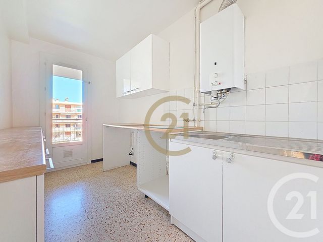 Appartement F3 &agrave; vendre - 3 pi&egrave;ces - 55 m2 - Draguignan - 83 - PROVENCE-ALPES-COTE-D-AZUR