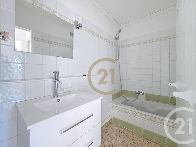 Appartement F3 &agrave; vendre - 3 pi&egrave;ces - 55 m2 - Draguignan - 83 - PROVENCE-ALPES-COTE-D-AZUR