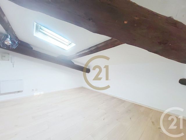 Appartement F2 &agrave; louer - 2 pi&egrave;ces - 41,98 m2 - Draguignan - 83 - PROVENCE-ALPES-COTE-D-AZUR