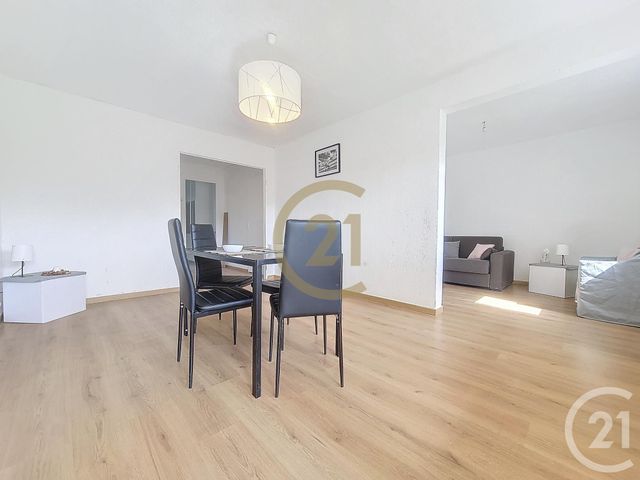 Appartement F3 bis &agrave; louer - 4 pi&egrave;ces - 65,71 m2 - Draguignan - 83 - PROVENCE-ALPES-COTE-D-AZUR