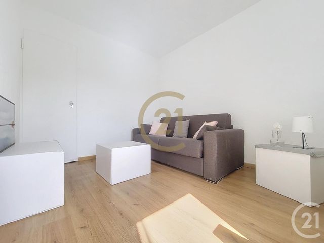 Appartement F3 bis &agrave; louer - 4 pi&egrave;ces - 65,71 m2 - Draguignan - 83 - PROVENCE-ALPES-COTE-D-AZUR