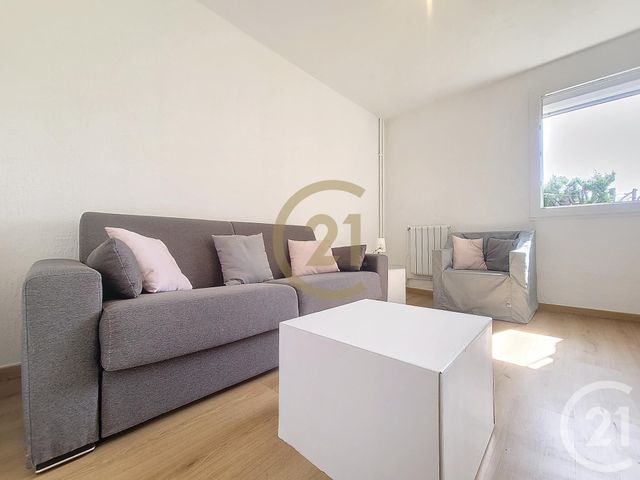 Appartement F3 bis &agrave; louer - 4 pi&egrave;ces - 65,71 m2 - Draguignan - 83 - PROVENCE-ALPES-COTE-D-AZUR