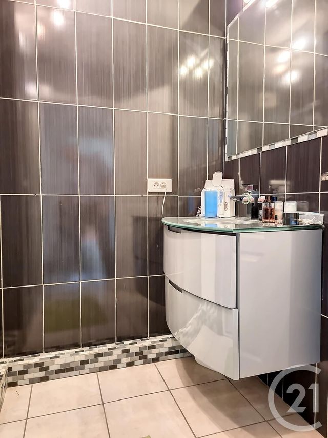 Appartement F2 &agrave; vendre - 2 pi&egrave;ces - 46,60 m2 - Draguignan - 83 - PROVENCE-ALPES-COTE-D-AZUR