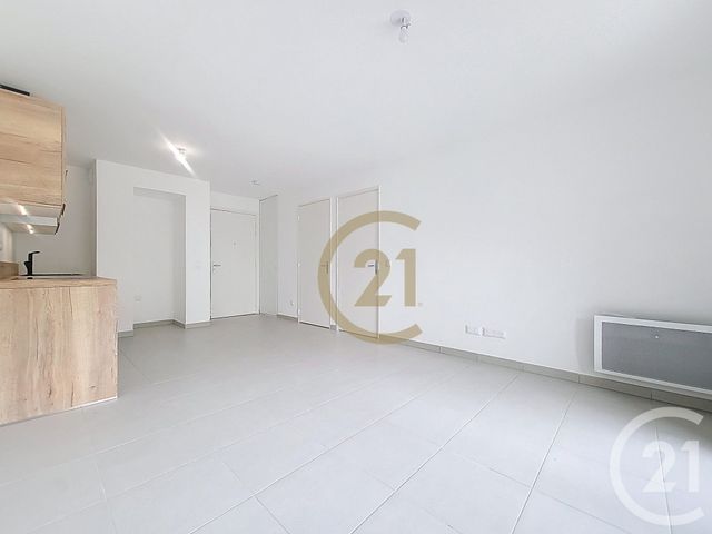 Appartement &agrave; louer - 2 pi&egrave;ces - 40,56 m2 - Draguignan - 83 - PROVENCE-ALPES-COTE-D-AZUR