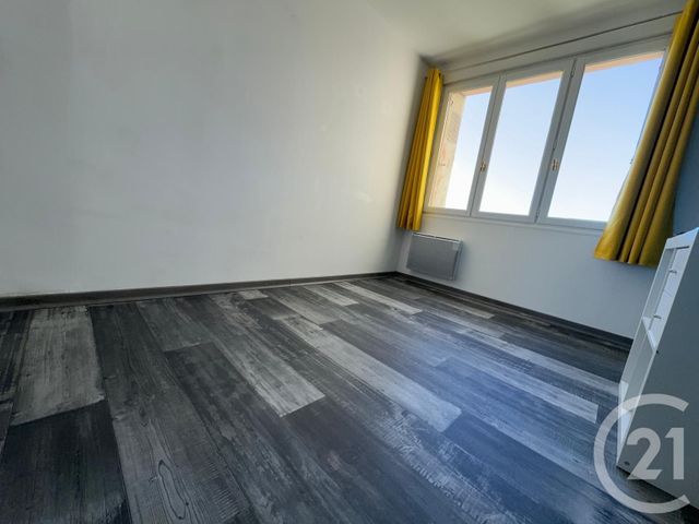 Appartement F3 &agrave; louer - 3 pi&egrave;ces - 54,90 m2 - Draguignan - 83 - PROVENCE-ALPES-COTE-D-AZUR