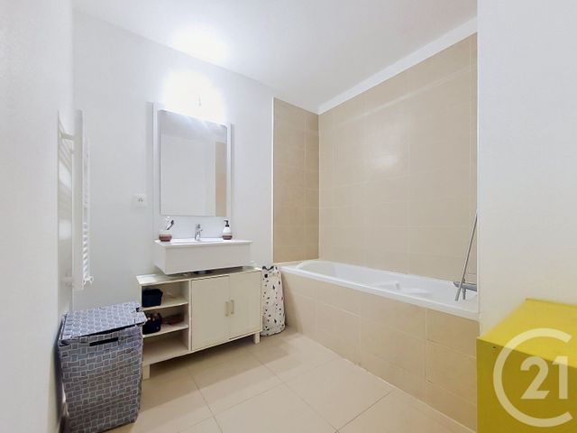 Appartement T3 &agrave; vendre - 3 pi&egrave;ces - 57,40 m2 - Draguignan - 83 - PROVENCE-ALPES-COTE-D-AZUR