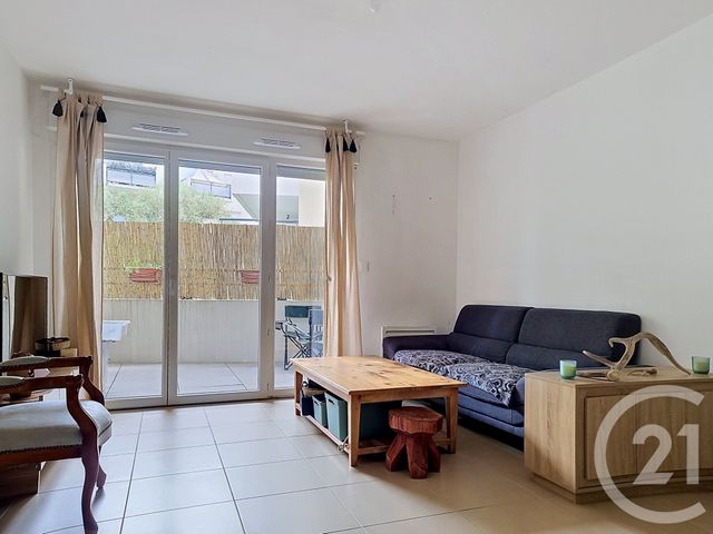 Appartement T3 &agrave; vendre - 3 pi&egrave;ces - 57,40 m2 - Draguignan - 83 - PROVENCE-ALPES-COTE-D-AZUR