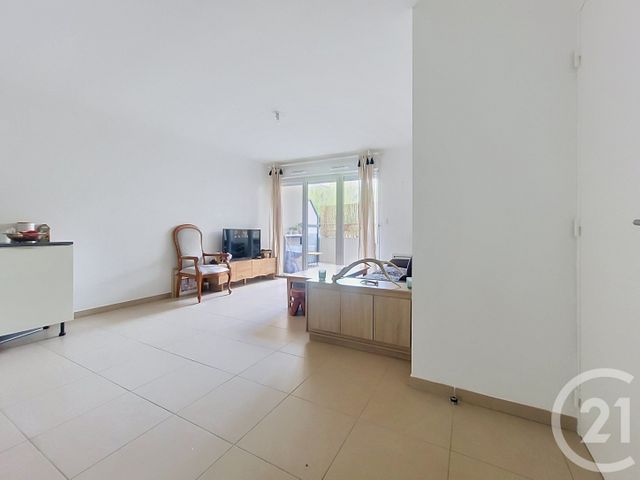 Appartement T3 &agrave; vendre - 3 pi&egrave;ces - 57,40 m2 - Draguignan - 83 - PROVENCE-ALPES-COTE-D-AZUR