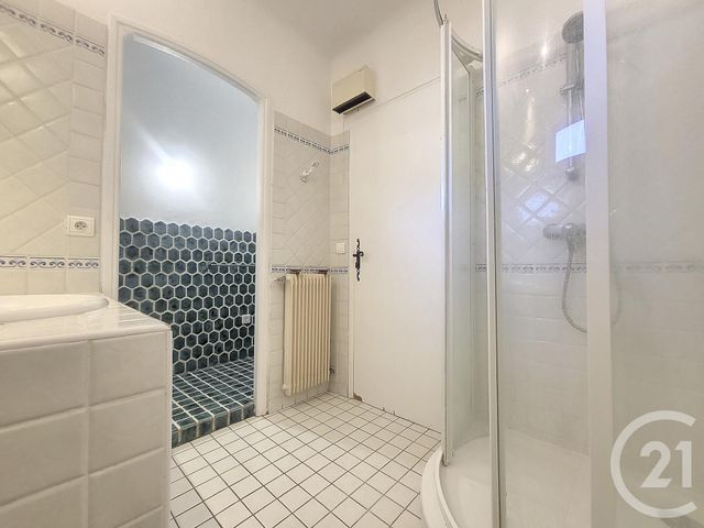 Appartement F3 &agrave; louer - 3 pi&egrave;ces - 77 m2 - Draguignan - 83 - PROVENCE-ALPES-COTE-D-AZUR