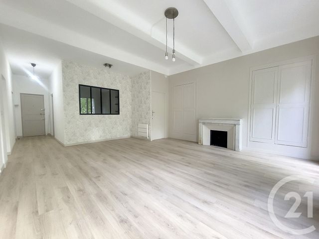 Appartement F3 &agrave; louer - 3 pi&egrave;ces - 76 m2 - Draguignan - 83 - PROVENCE-ALPES-COTE-D-AZUR