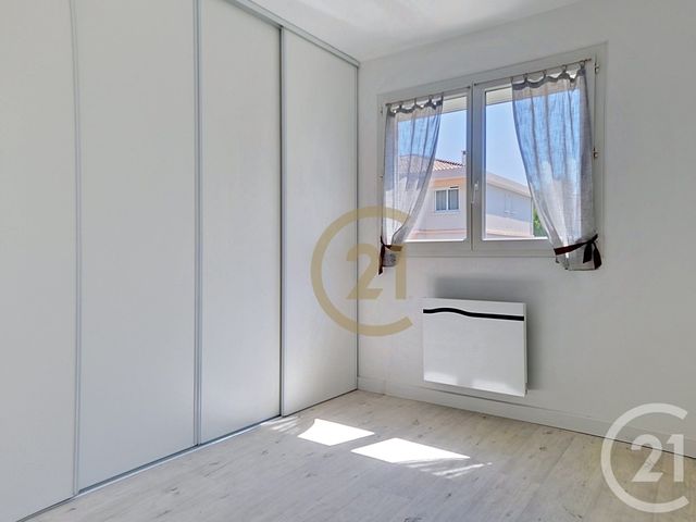 Appartement F3 &agrave; louer - 3 pi&egrave;ces - 58,38 m2 - Draguignan - 83 - PROVENCE-ALPES-COTE-D-AZUR