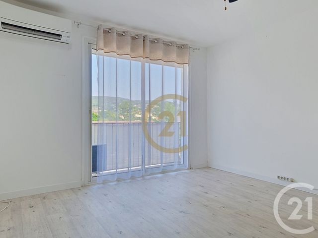 Appartement F3 &agrave; louer - 3 pi&egrave;ces - 58,38 m2 - Draguignan - 83 - PROVENCE-ALPES-COTE-D-AZUR