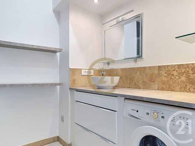 Appartement F3 &agrave; louer - 3 pi&egrave;ces - 58,38 m2 - Draguignan - 83 - PROVENCE-ALPES-COTE-D-AZUR