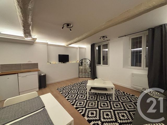 Appartement Studio &agrave; louer - 1 pi&egrave;ce - 35,80 m2 - Draguignan - 83 - PROVENCE-ALPES-COTE-D-AZUR