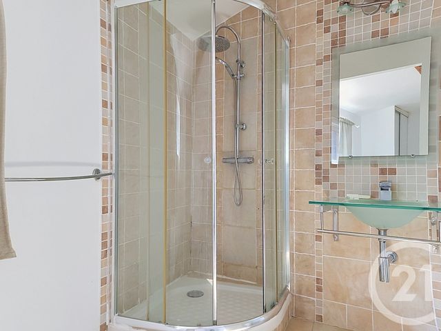 Appartement F4 &agrave; louer - 4 pi&egrave;ces - 100 m2 - Draguignan - 83 - PROVENCE-ALPES-COTE-D-AZUR