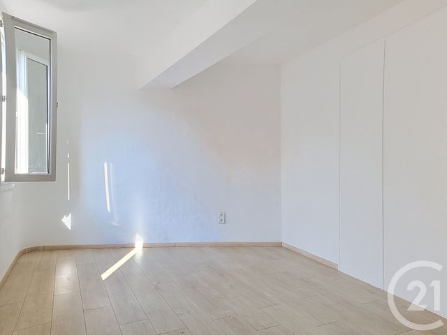 Appartement F4 &agrave; louer - 4 pi&egrave;ces - 100 m2 - Draguignan - 83 - PROVENCE-ALPES-COTE-D-AZUR