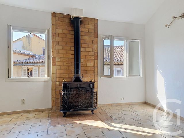 Appartement F4 &agrave; louer - 4 pi&egrave;ces - 100 m2 - Draguignan - 83 - PROVENCE-ALPES-COTE-D-AZUR