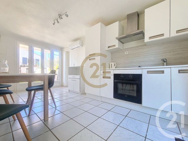 Appartement F2 &agrave; louer - 2 pi&egrave;ces - 38,45 m2 - Trans En Provence - 83 - PROVENCE-ALPES-COTE-D-AZUR