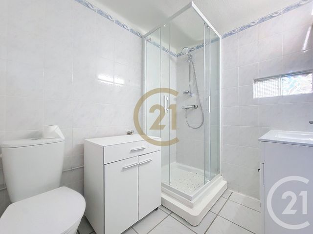 Appartement F2 &agrave; louer - 2 pi&egrave;ces - 38,45 m2 - Trans En Provence - 83 - PROVENCE-ALPES-COTE-D-AZUR