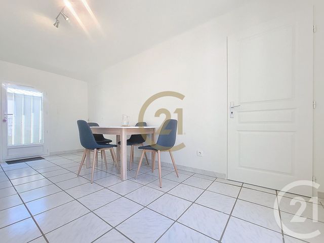 Appartement F2 &agrave; louer - 2 pi&egrave;ces - 38,45 m2 - Trans En Provence - 83 - PROVENCE-ALPES-COTE-D-AZUR