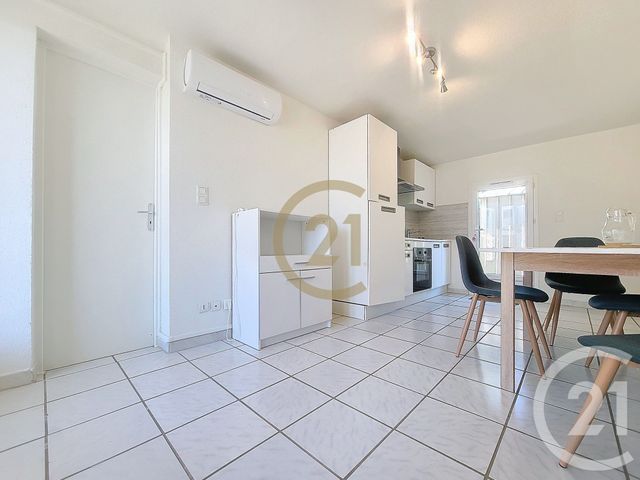Appartement F2 &agrave; louer - 2 pi&egrave;ces - 38,45 m2 - Trans En Provence - 83 - PROVENCE-ALPES-COTE-D-AZUR