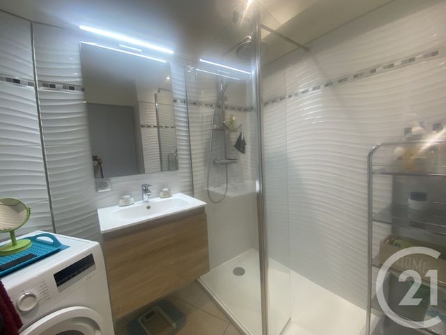 Appartement F3 &agrave; louer - 3 pi&egrave;ces - 56,47 m2 - Draguignan - 83 - PROVENCE-ALPES-COTE-D-AZUR