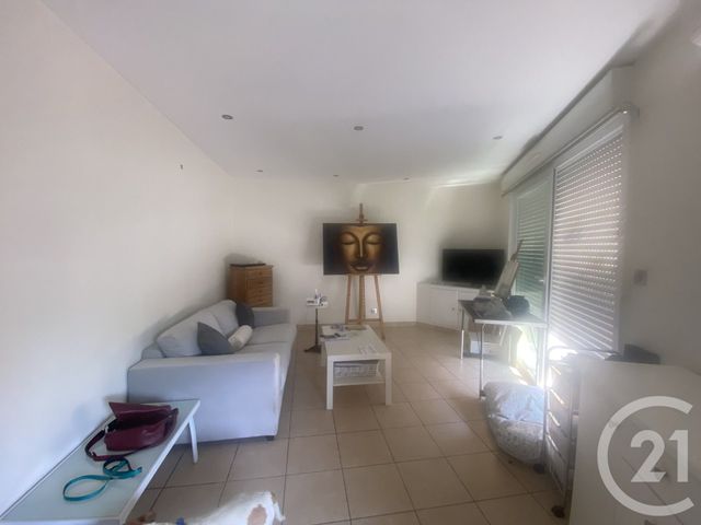 Appartement F3 &agrave; louer - 3 pi&egrave;ces - 56,47 m2 - Draguignan - 83 - PROVENCE-ALPES-COTE-D-AZUR