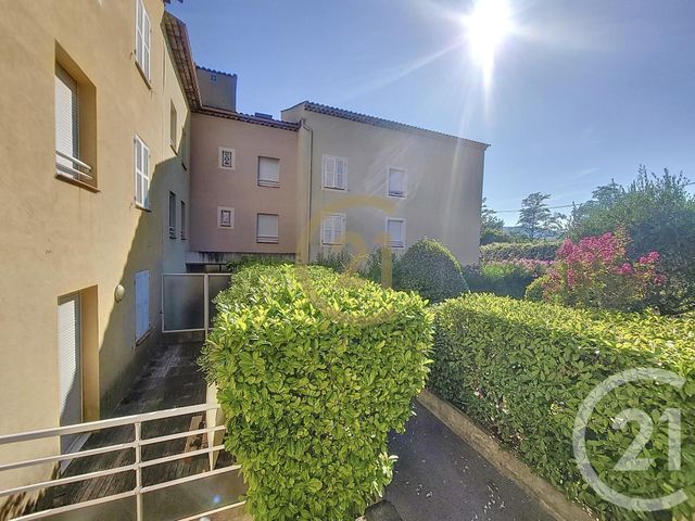 Appartement F2 &agrave; louer - 2 pi&egrave;ces - 49,97 m2 - Draguignan - 83 - PROVENCE-ALPES-COTE-D-AZUR