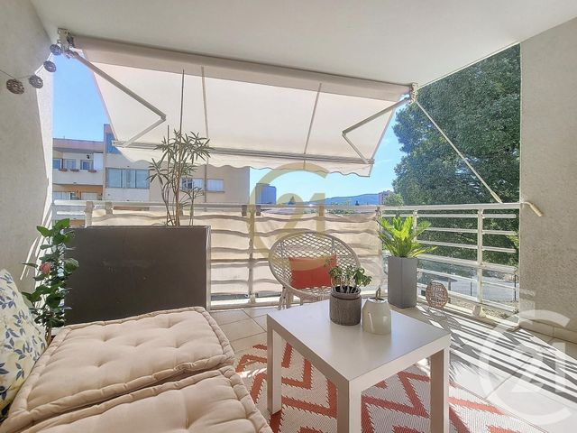 Appartement F2 &agrave; louer - 2 pi&egrave;ces - 49,97 m2 - Draguignan - 83 - PROVENCE-ALPES-COTE-D-AZUR