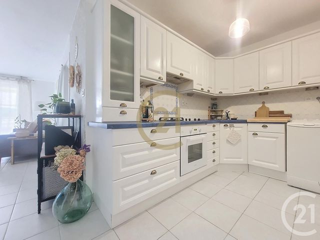 Appartement F2 &agrave; louer - 2 pi&egrave;ces - 49,97 m2 - Draguignan - 83 - PROVENCE-ALPES-COTE-D-AZUR