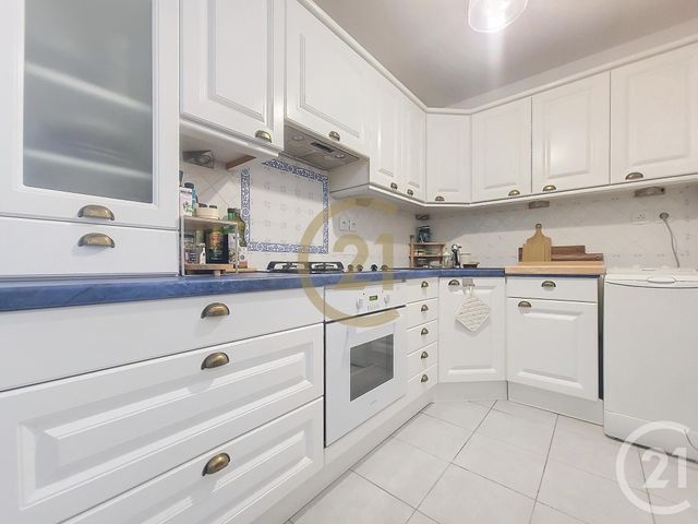 Appartement F2 &agrave; louer - 2 pi&egrave;ces - 49,97 m2 - Draguignan - 83 - PROVENCE-ALPES-COTE-D-AZUR
