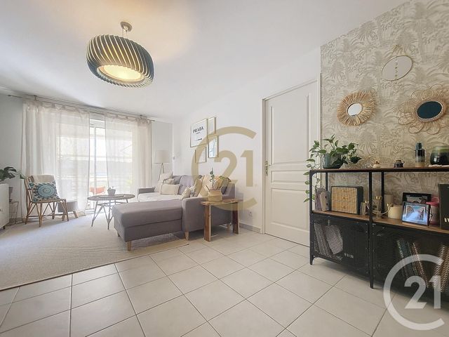 Appartement F2 &agrave; louer - 2 pi&egrave;ces - 49,97 m2 - Draguignan - 83 - PROVENCE-ALPES-COTE-D-AZUR