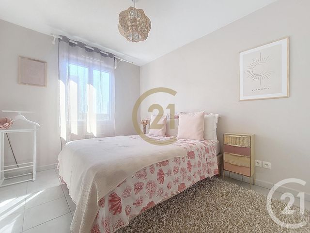Appartement F2 &agrave; louer - 2 pi&egrave;ces - 49,97 m2 - Draguignan - 83 - PROVENCE-ALPES-COTE-D-AZUR