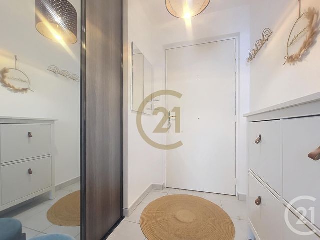 Appartement F2 &agrave; louer - 2 pi&egrave;ces - 49,97 m2 - Draguignan - 83 - PROVENCE-ALPES-COTE-D-AZUR