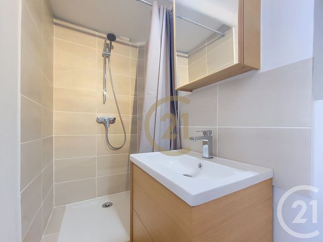 Appartement F2 &agrave; louer - 2 pi&egrave;ces - 31,29 m2 - Draguignan - 83 - PROVENCE-ALPES-COTE-D-AZUR